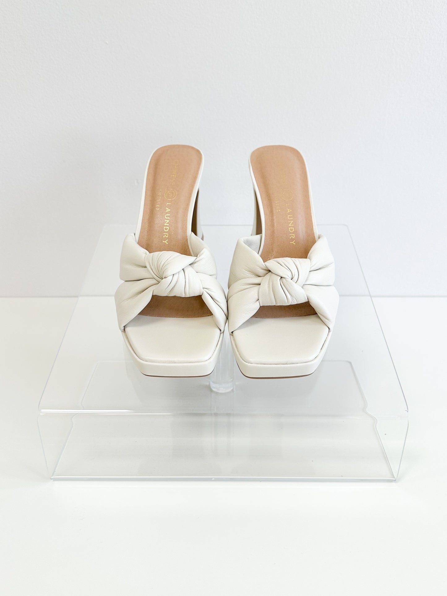 Gwinn Heels-Bone