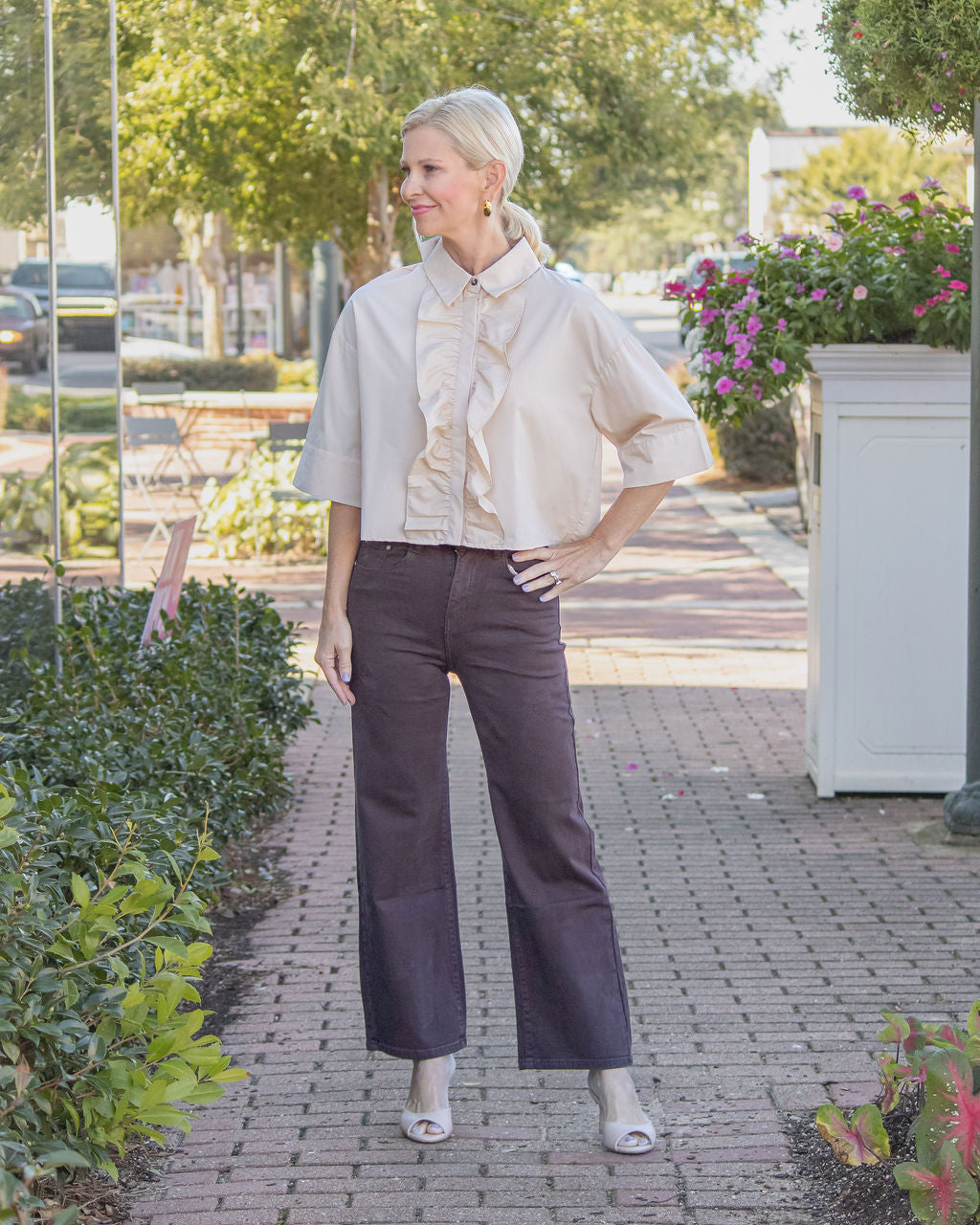Jessie Ruffle Front Top-Taupe