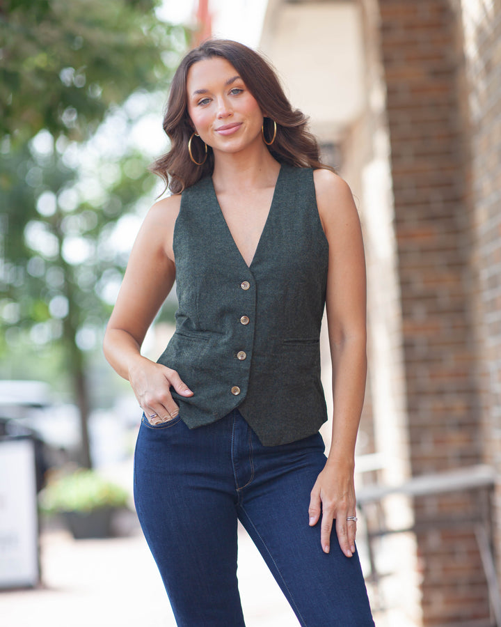 Alena Vest-Chive