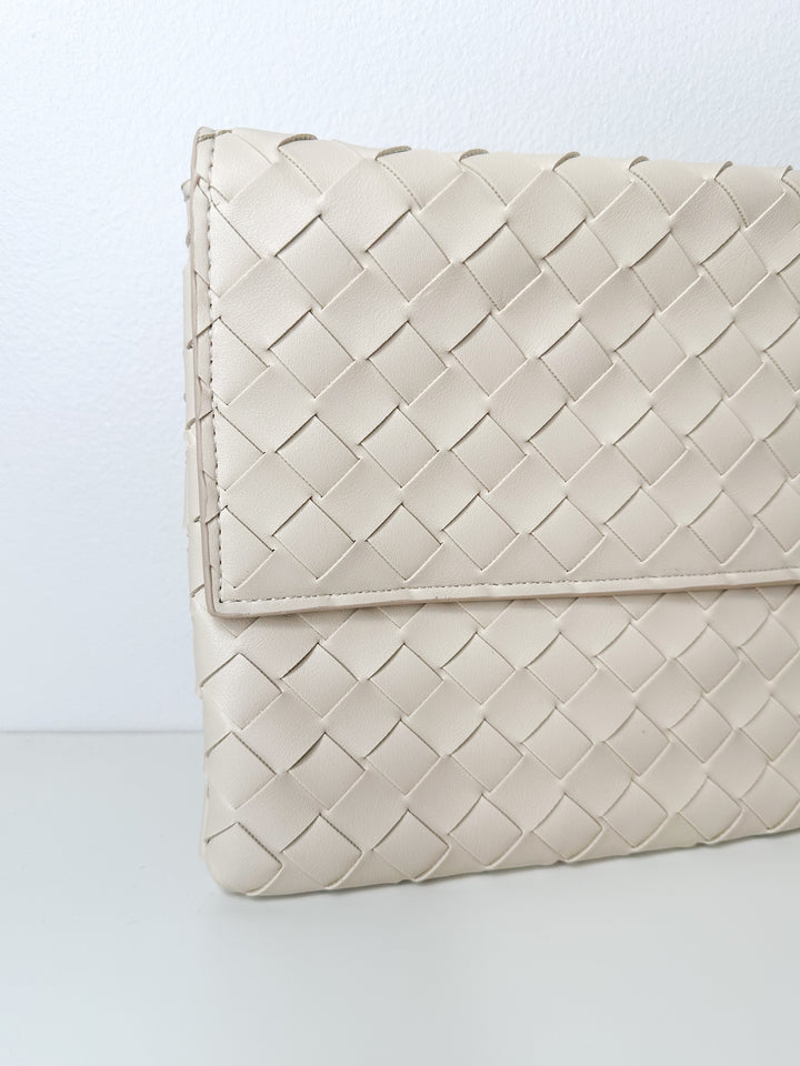 Ivy Woven Clutch-Oatmilk